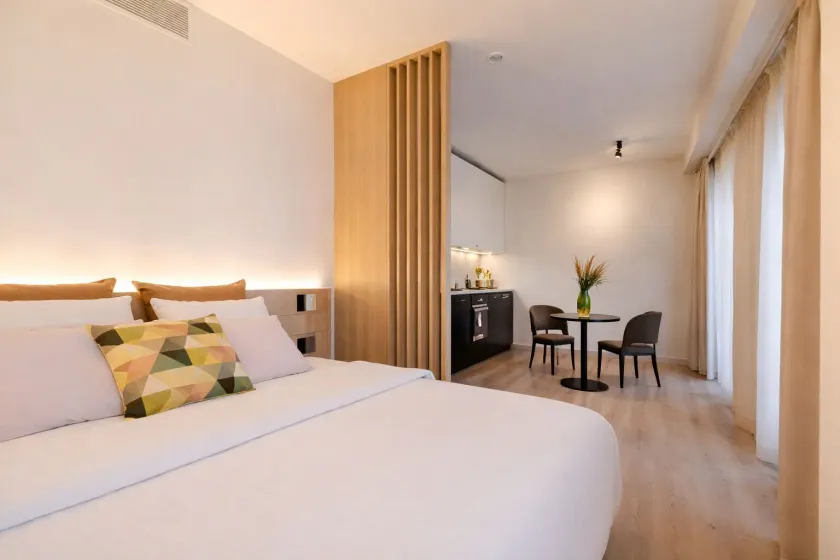 Stay at Brussels - Image 1