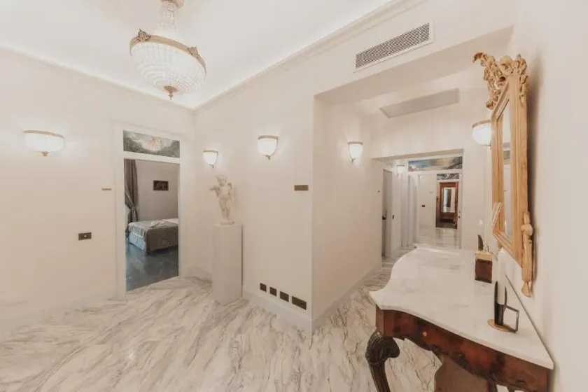 AMORINI Cefalù Baronial Suites - Entréinterör