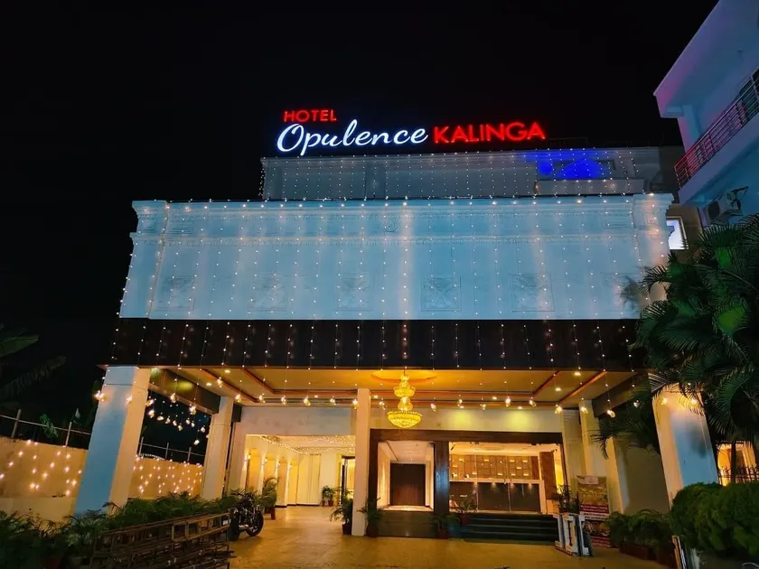 Hotel Opulence Kalinga - Image 1