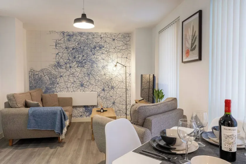 Spacious Manchester City Condo - Parking - Next To AO Arena - Local Attraction & Transport Links - Image 1