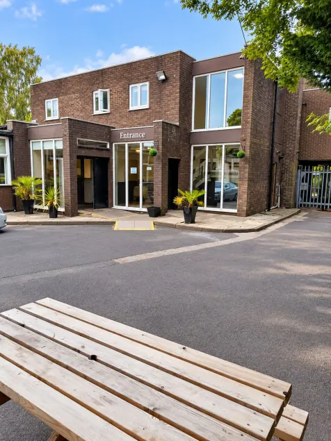 The Avenue Club and Lodge - Image 1