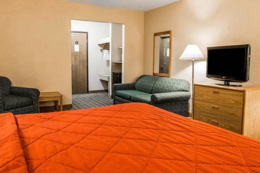 AmericInn by Wyndham Holland MI - Chambre