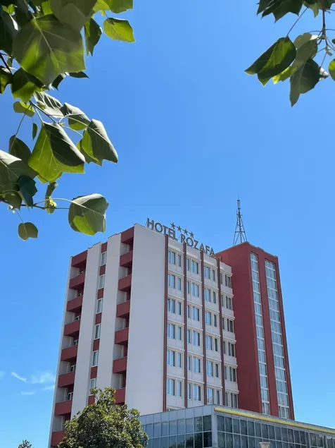 Rozafa Hotel - Image 1