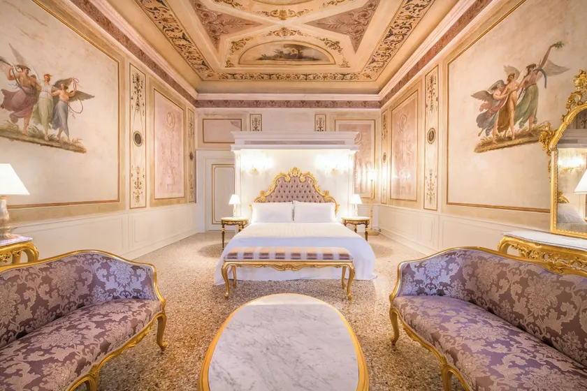 Ca' Bonfadini Historic Experience - Image 1