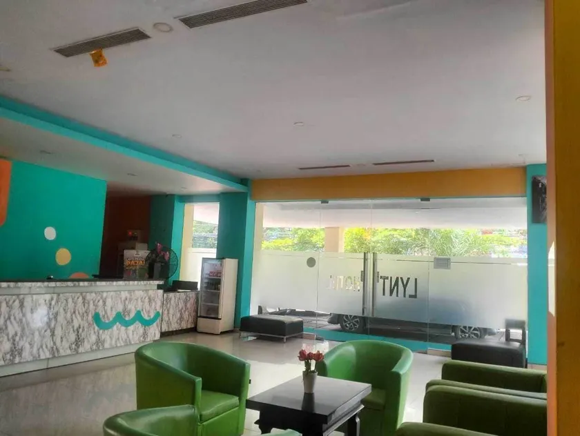 Sans Hotel Lynt Makassar - Recepción