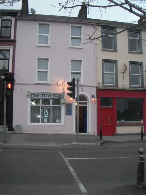 Clon Ross Guesthouse - Image 1