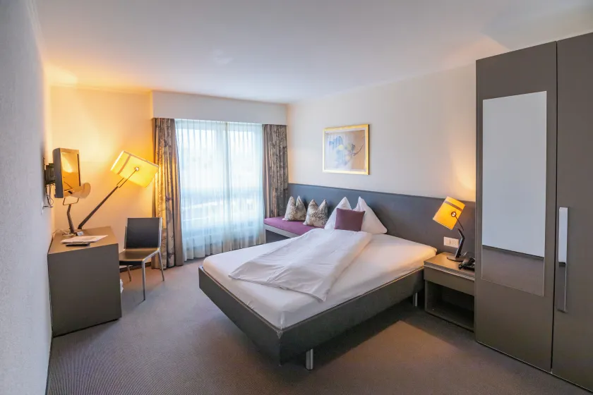 Hotel Holiday Thun - Image 1