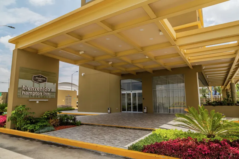 Hampton Inn & Suites by Hilton Puebla - Image 1
