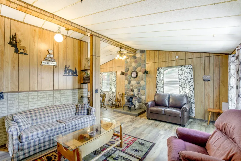 Pet-friendly Arkdale Vacation Rental, 2 Mi to Lake - Image 1