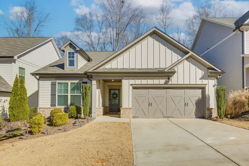 1 Mi to Lake Lanier: Modern Home w/ Patio & Yard! - Image 1