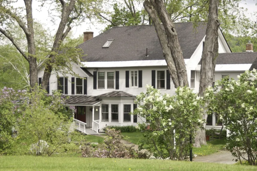 Golden Stage Inn - Image 1