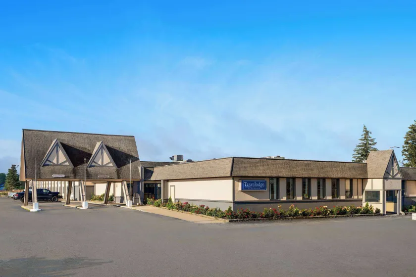 Travelodge by Wyndham Gaylord - Image 1