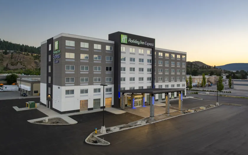Holiday Inn Express & Suites Kelowna - East by IHG - Image 1