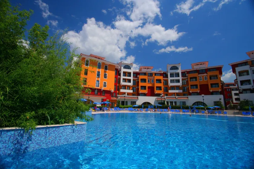 Menada Ravda Apartments - Image 1