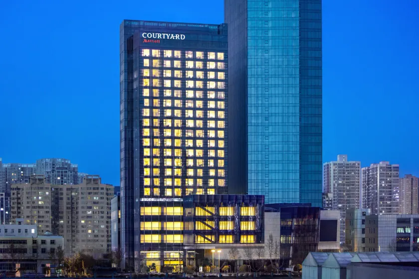 Courtyard By Marriott Xi'an North - Image 1
