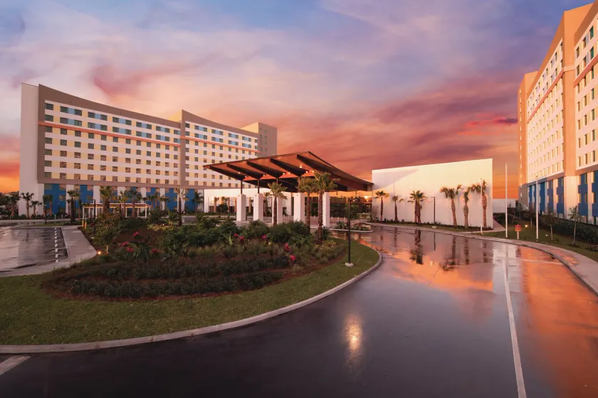 Universal’s Endless Summer Resort – Dockside Inn and Suites - Image 1