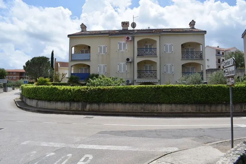 Apartment Tulip - Image 1