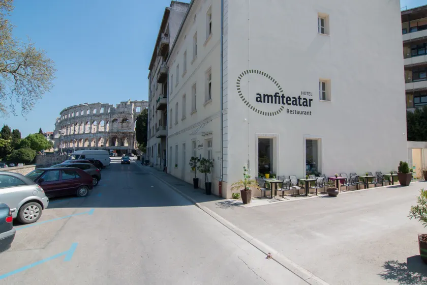 Hotel Amfiteatar - Image 1