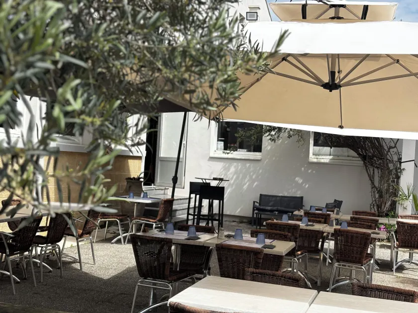 Hôtel Restaurant La Plage - Image 1