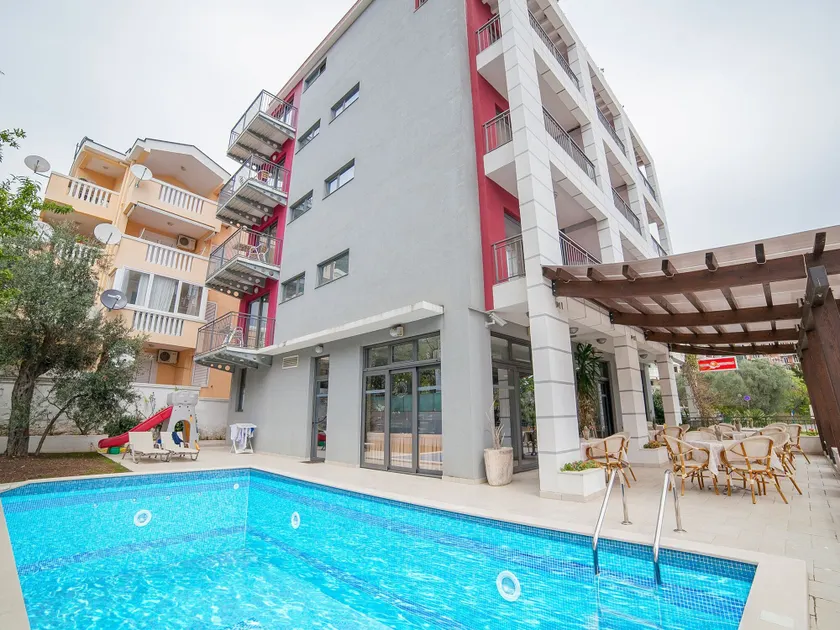Hotel Petrovac - Image 1