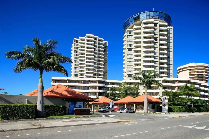 Ramada Hotel & Suites by Wyndham Noumea - Image 1