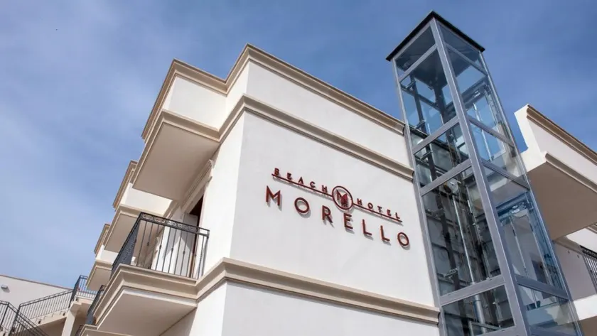Morello Beach Hotel - Image 1