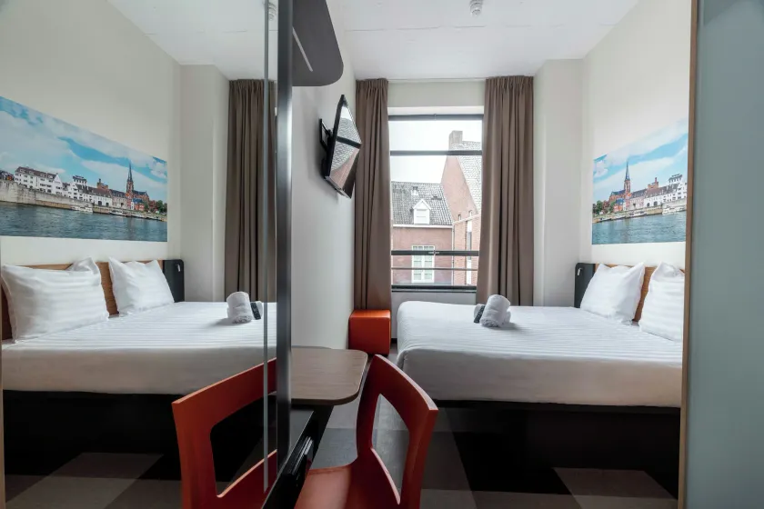 easyHotel Maastricht City Centre - Image 1