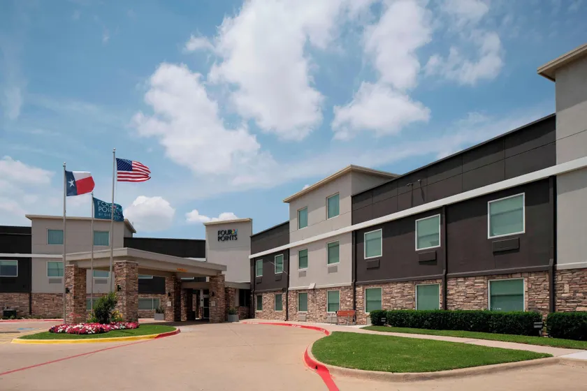 Four Points by Sheraton Dallas Arlington Entertainment District - Image 1