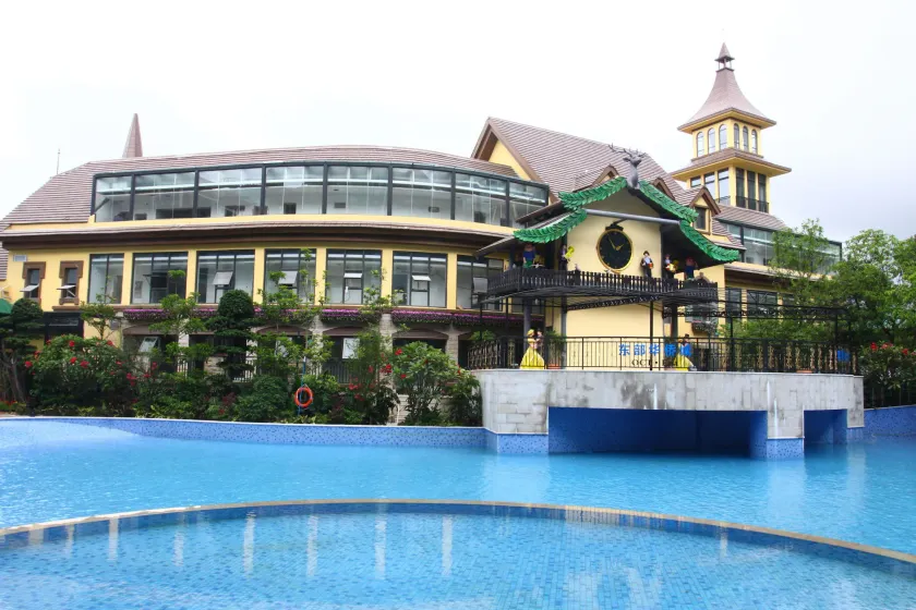 Oasis O.City Hotel - Image 1
