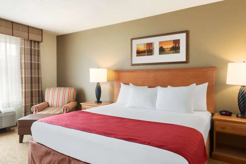 Country Inn & Suites by Radisson, Davenport - Quad Cities - Image 1