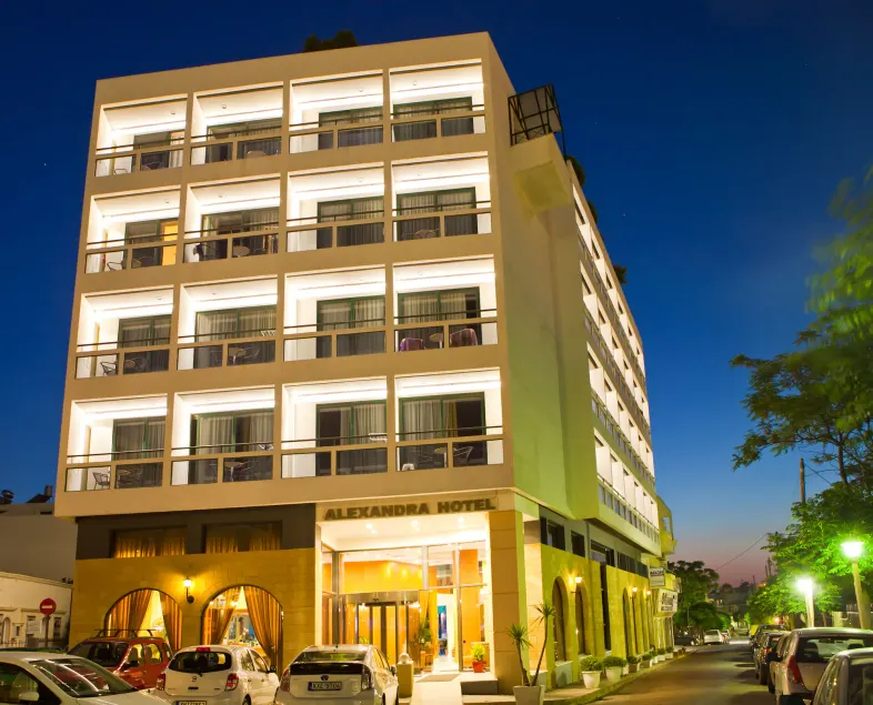 Alexandra Hotel&Apartments - Image 1