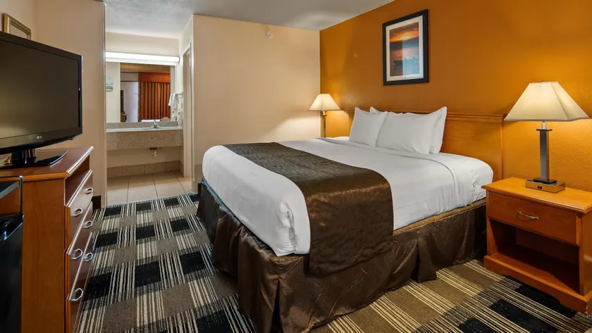 Best Western Tulsa Airport - Image 1
