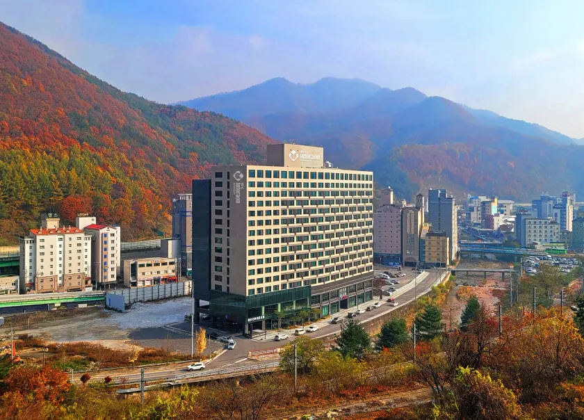 Traum Valley Hotel - formerly jeongseon intoraon hotel - Image 1
