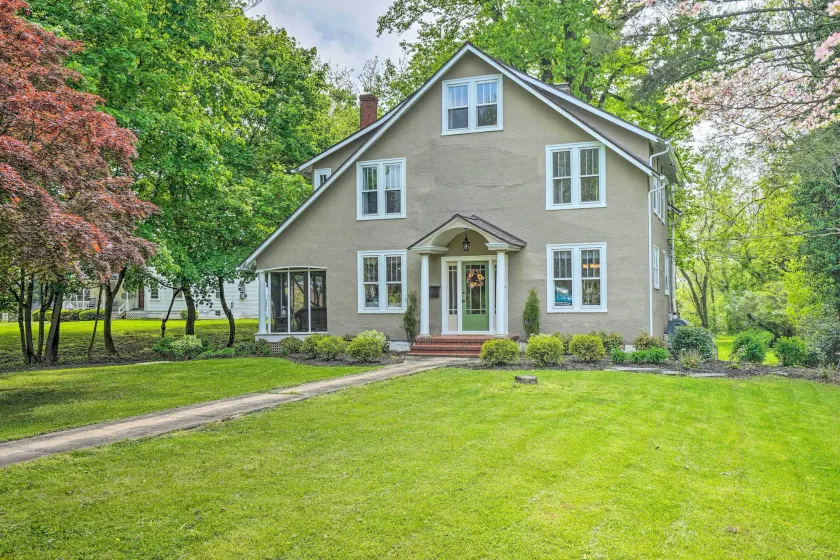 Elegant Charles Town Home: Grill, Walk Dtwn! - Image 1