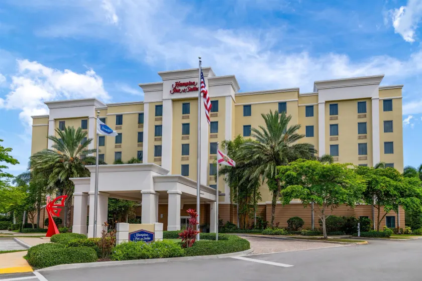 Hampton Inn & Suites Coconut Creek - Image 1