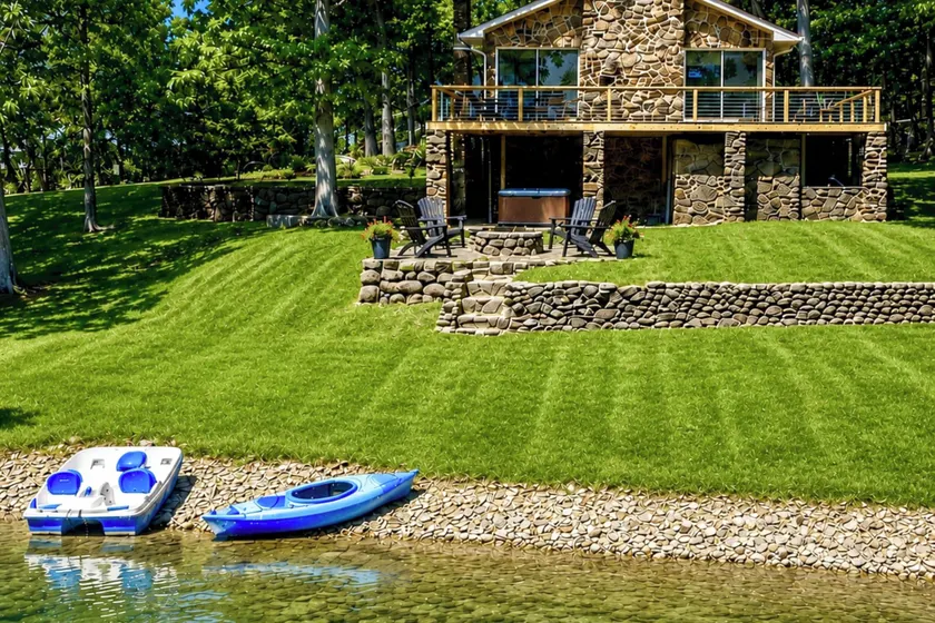 Pub, Hot Tub, Game Room, Monkey Island Waterfront - Image 1