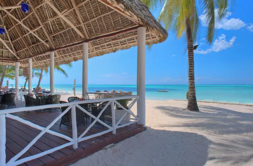 Sultan Sands Island Resort & Spa - Image 1