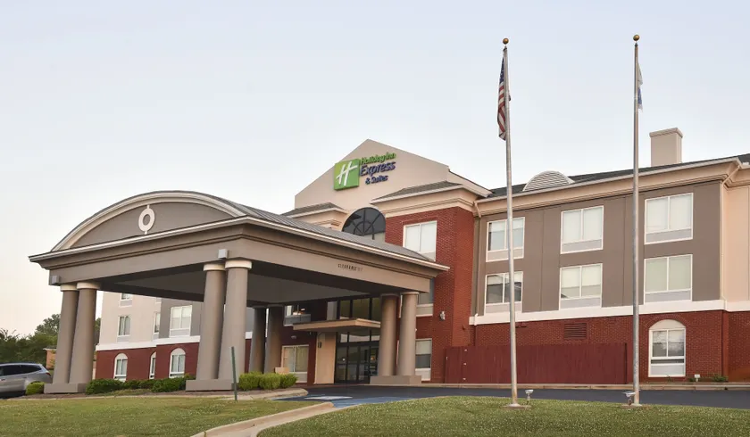 Holiday Inn Express Hotel & Suites Selma by IHG - Image 1
