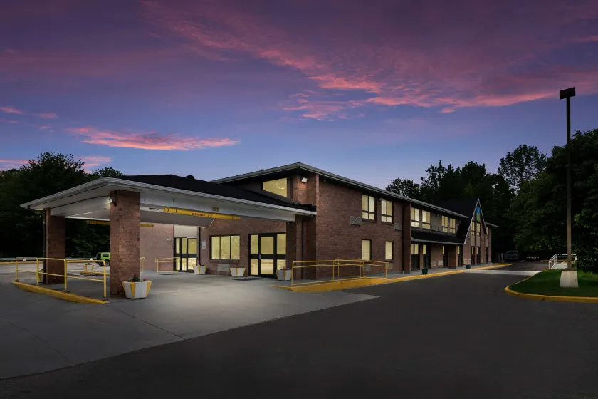 SureStay by Best Western Lewiston Auburn Area - Image 1