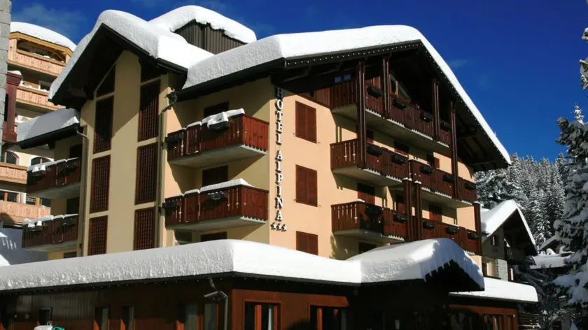 Hotel Alpina - Image 1
