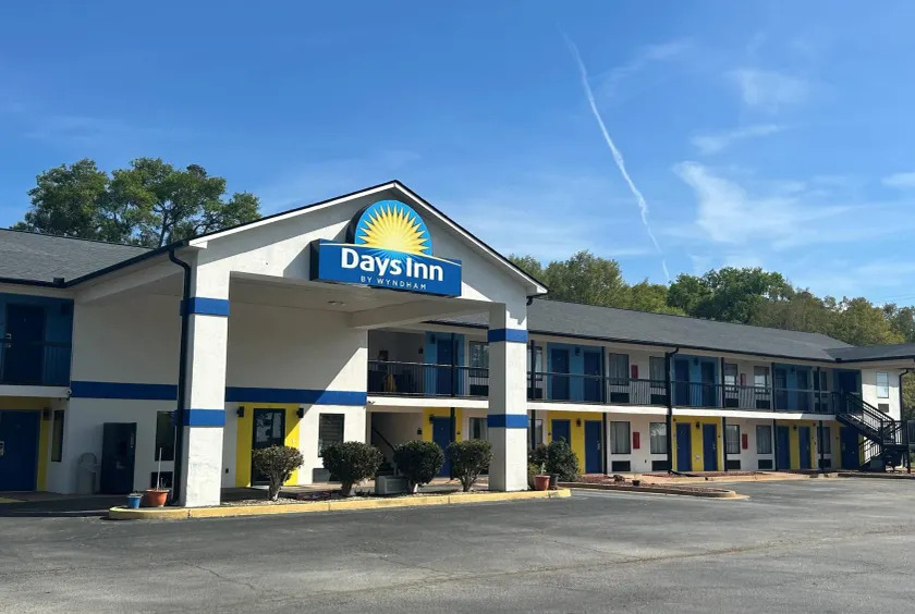 Days Inn by Wyndham Royston - Image 1