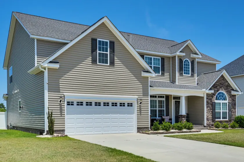 6 Mi to Medical District: Spacious Winterville Gem - Image 1