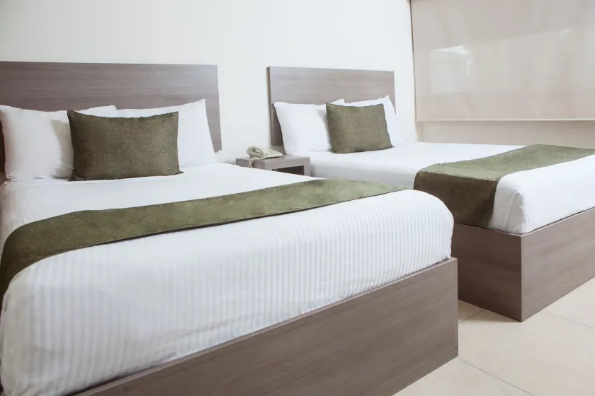 Hotel La Riviera - Image 1
