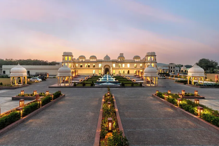 Kesarbagh Palace - Image 1