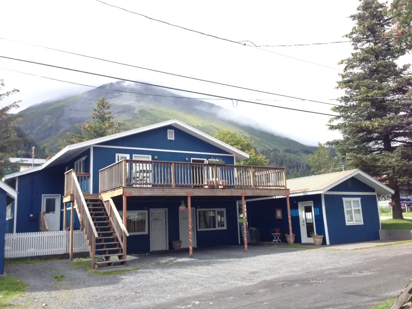 Sea Treasures Inn - Image 1