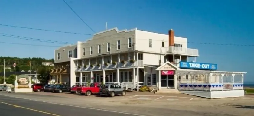 Parkland Village Inn - Image 1