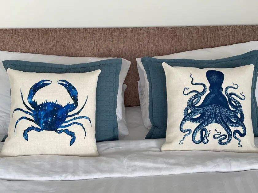 Sea Spirit - Sweeping Sea Views first floor spacious modern apartment in Looe- with FREE parking! - Chambre