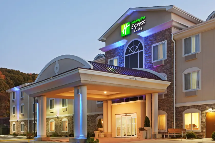 Holiday Inn Express and Suites Meriden by IHG - Image 1
