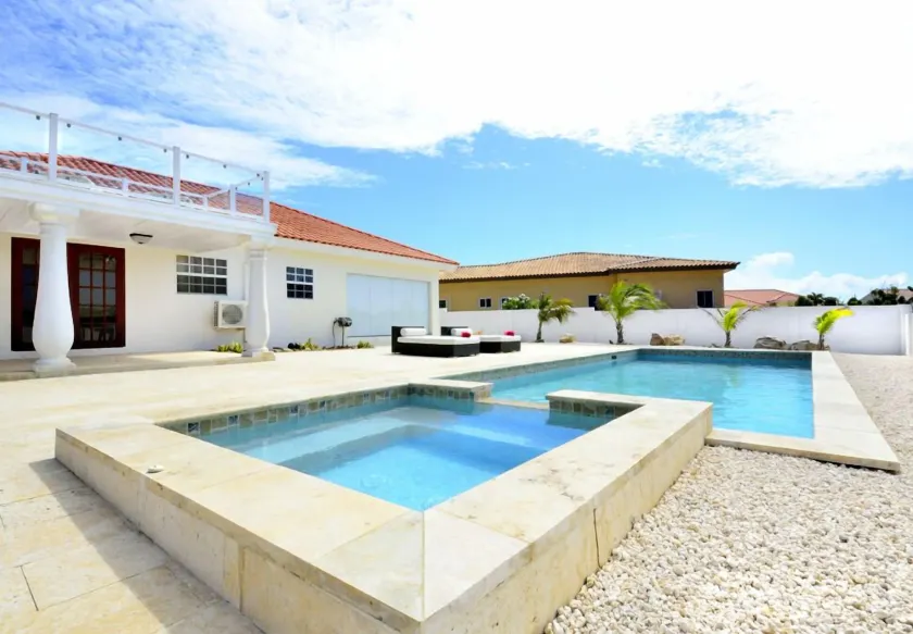 Jolie Villa Entire villa in Noord, Aruba - Image 1