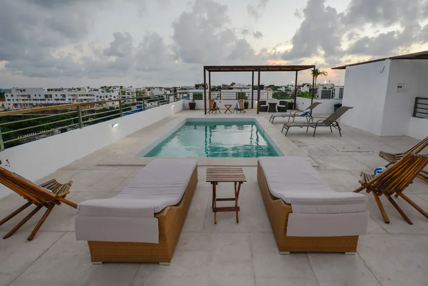 Las Perlas Condo - Image 1